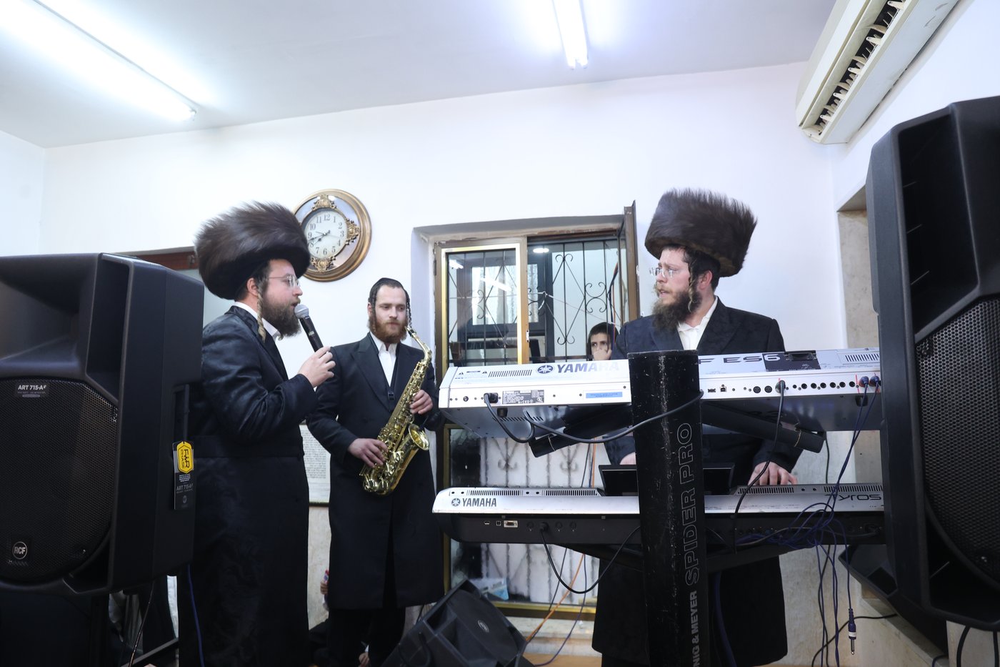 ה'וויטעפסק'ערס' חסמו את כיכר השבת | תיעוד 