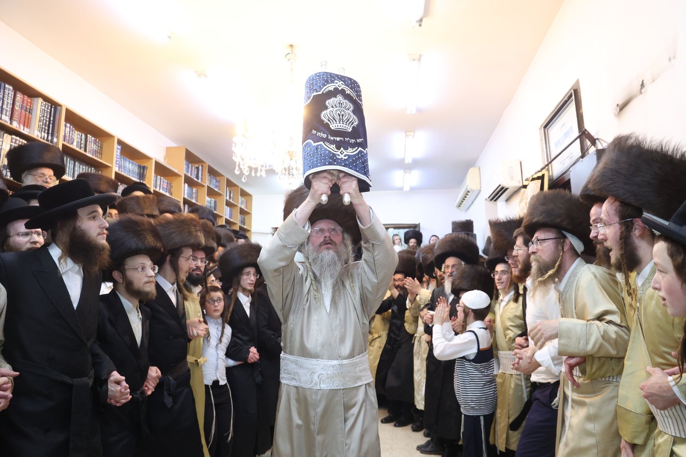ה'וויטעפסק'ערס' חסמו את כיכר השבת | תיעוד 