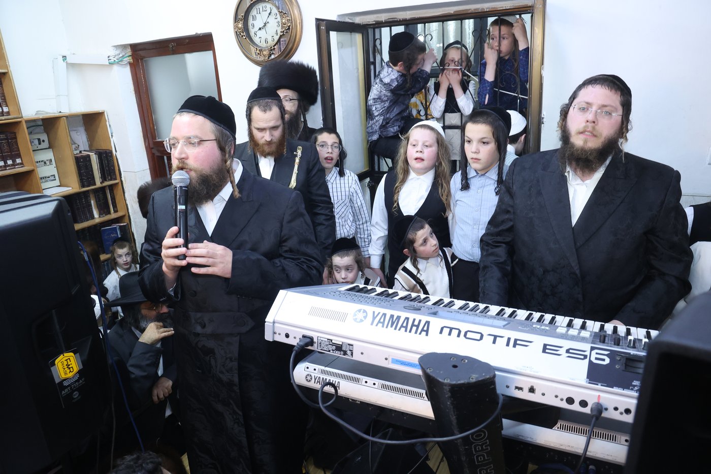 ה'וויטעפסק'ערס' חסמו את כיכר השבת | תיעוד 