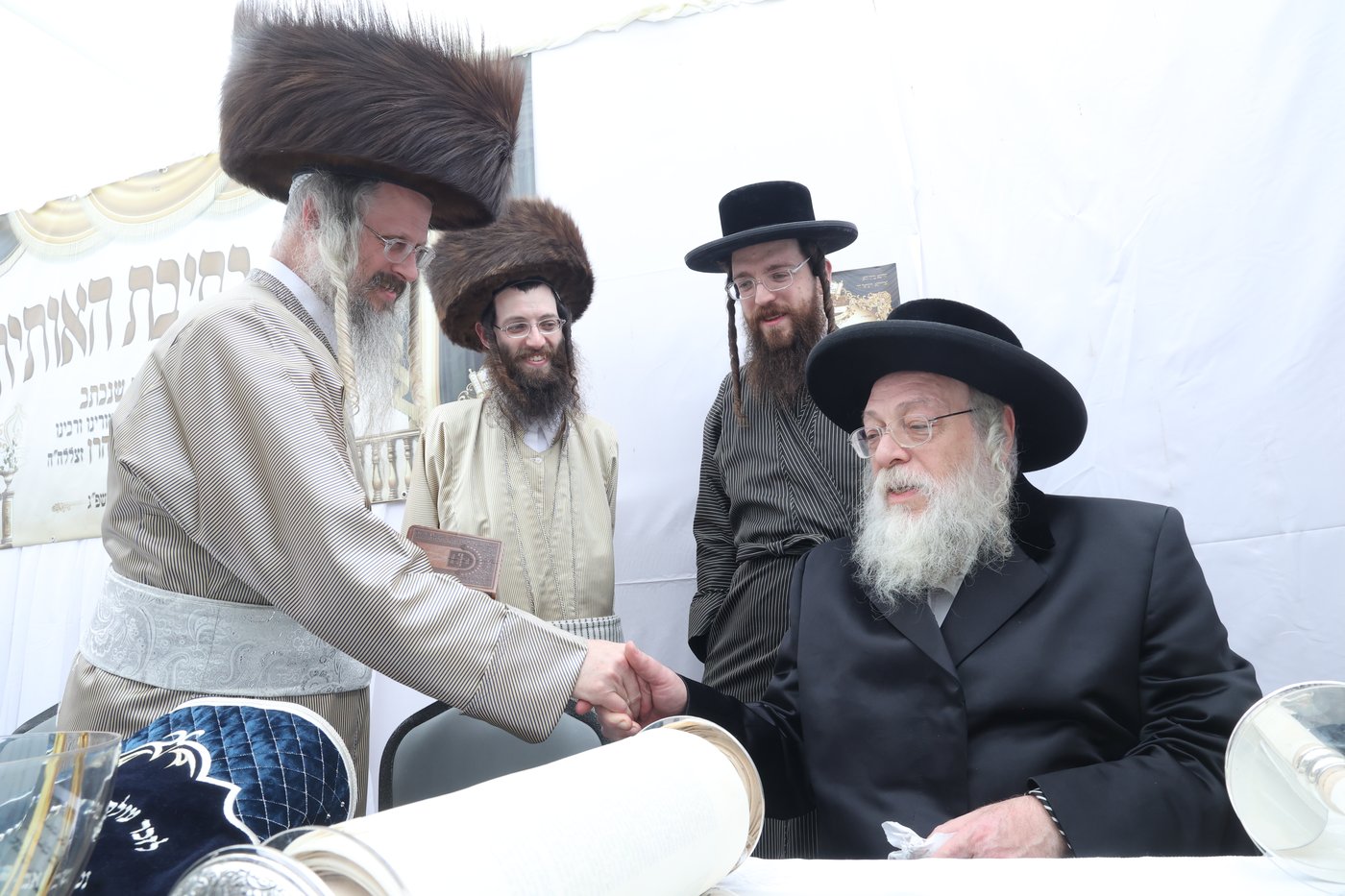 ה'וויטעפסק'ערס' חסמו את כיכר השבת | תיעוד 