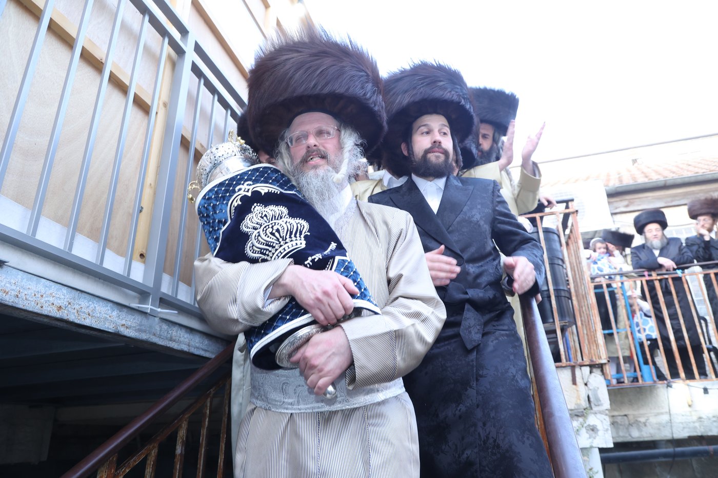 ה'וויטעפסק'ערס' חסמו את כיכר השבת | תיעוד 