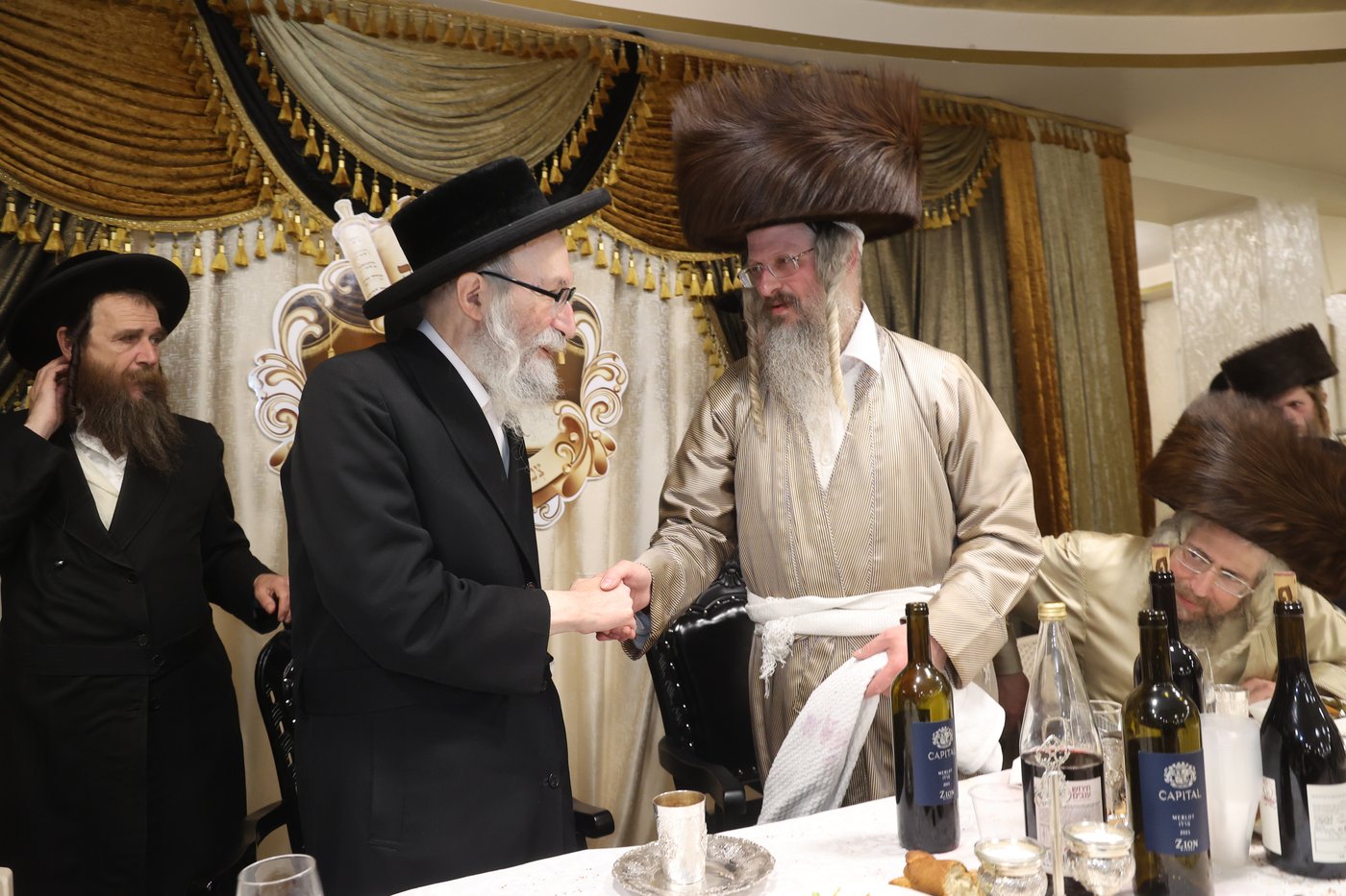 ה'וויטעפסק'ערס' חסמו את כיכר השבת | תיעוד 