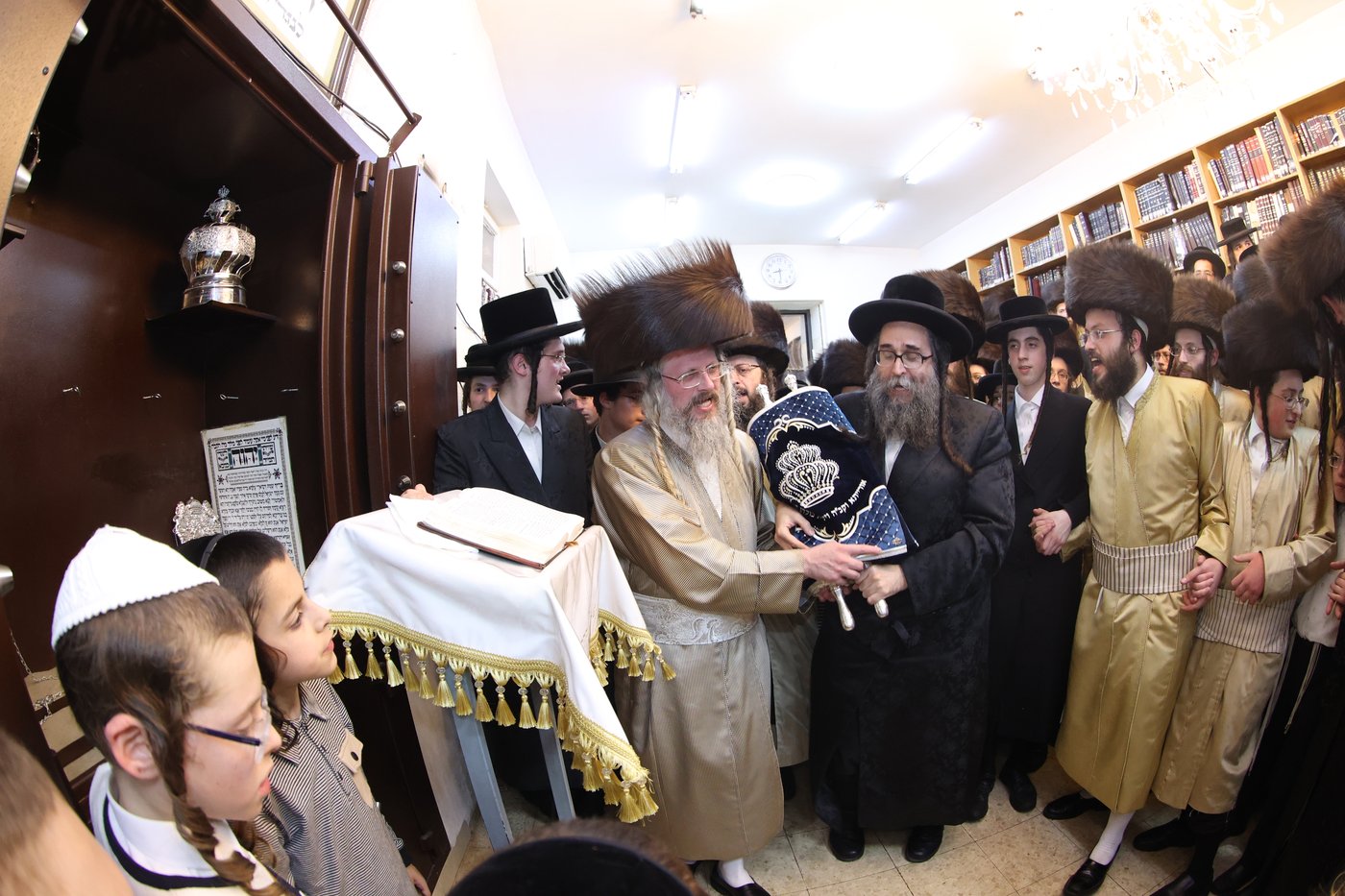 ה'וויטעפסק'ערס' חסמו את כיכר השבת | תיעוד 