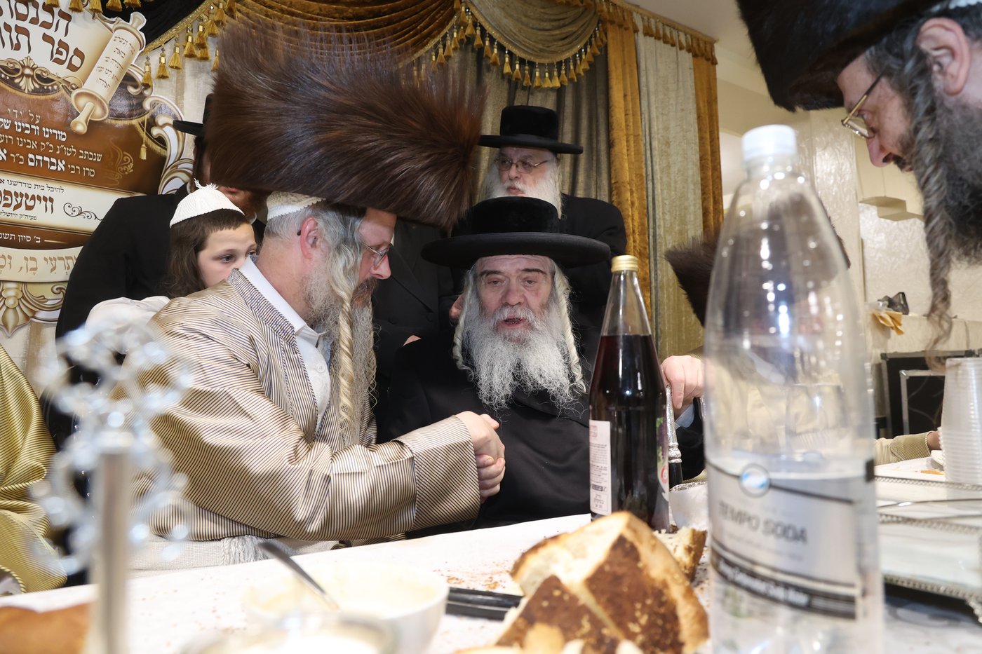 ה'וויטעפסק'ערס' חסמו את כיכר השבת | תיעוד 