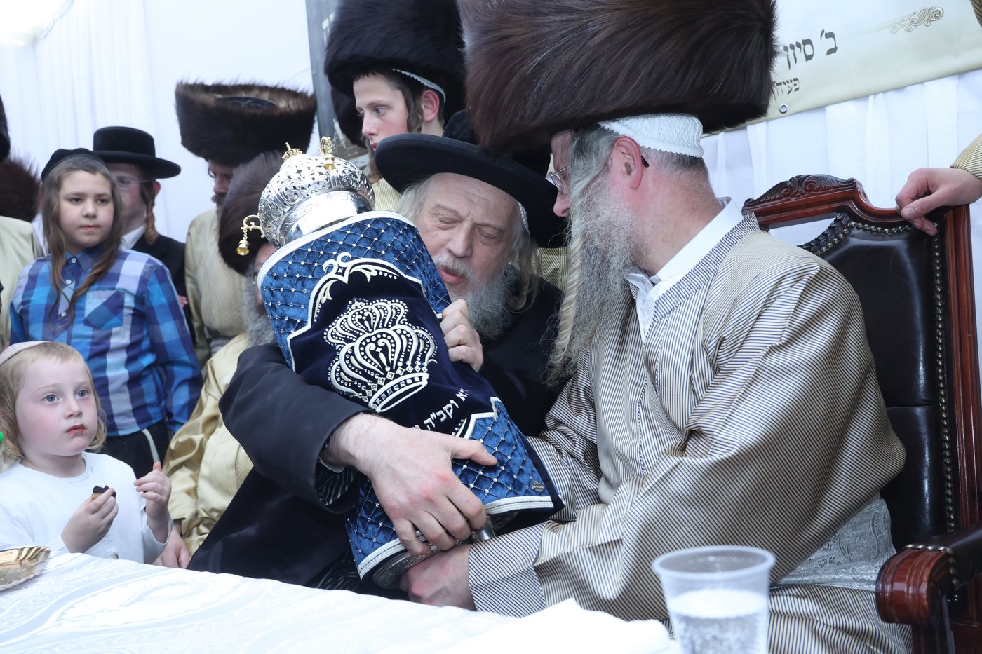ה'וויטעפסק'ערס' חסמו את כיכר השבת | תיעוד 