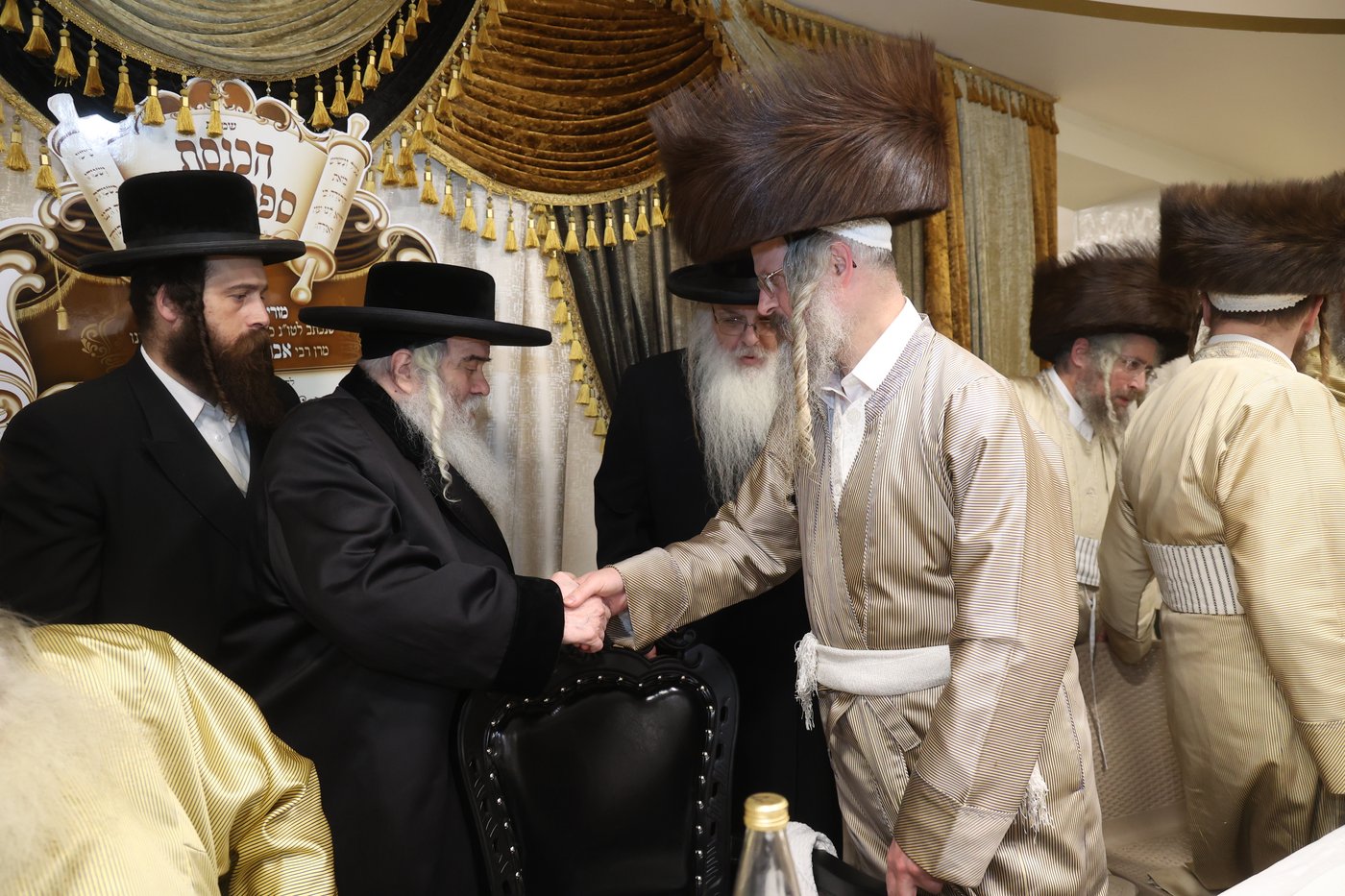 ה'וויטעפסק'ערס' חסמו את כיכר השבת | תיעוד 