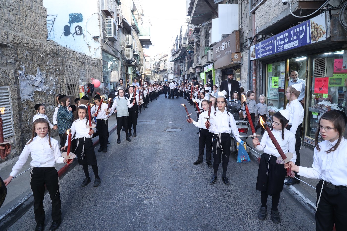 ה'וויטעפסק'ערס' חסמו את כיכר השבת | תיעוד 