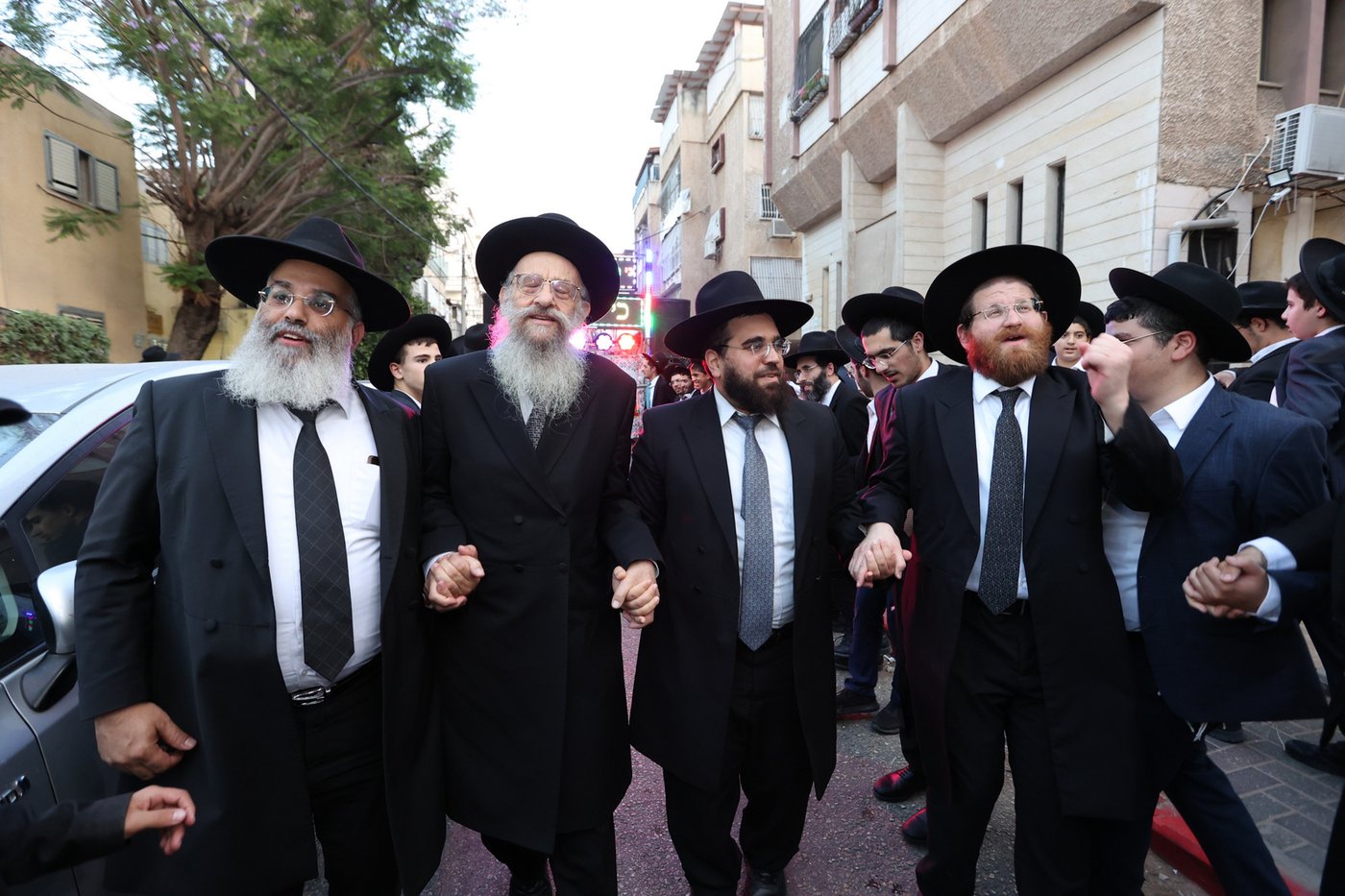 הכנסת ספר תורה לישיבת 'דעת חכמה'