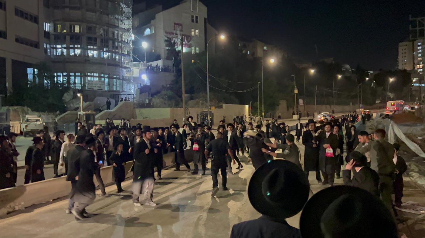 העימותים בהפגנה, הערב