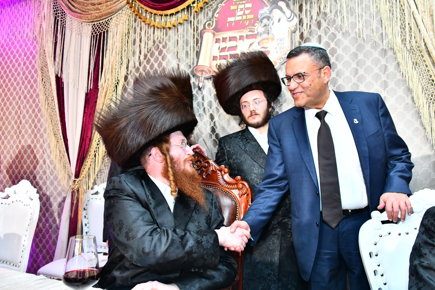 הכנסת ספר תורה בקאליב