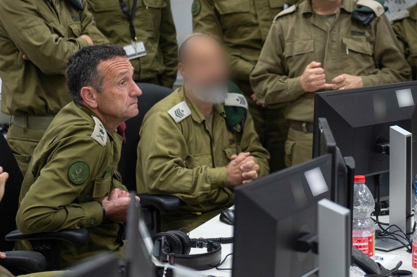 ביקור הרמטכ״ל בבסיס אגף המודיעין