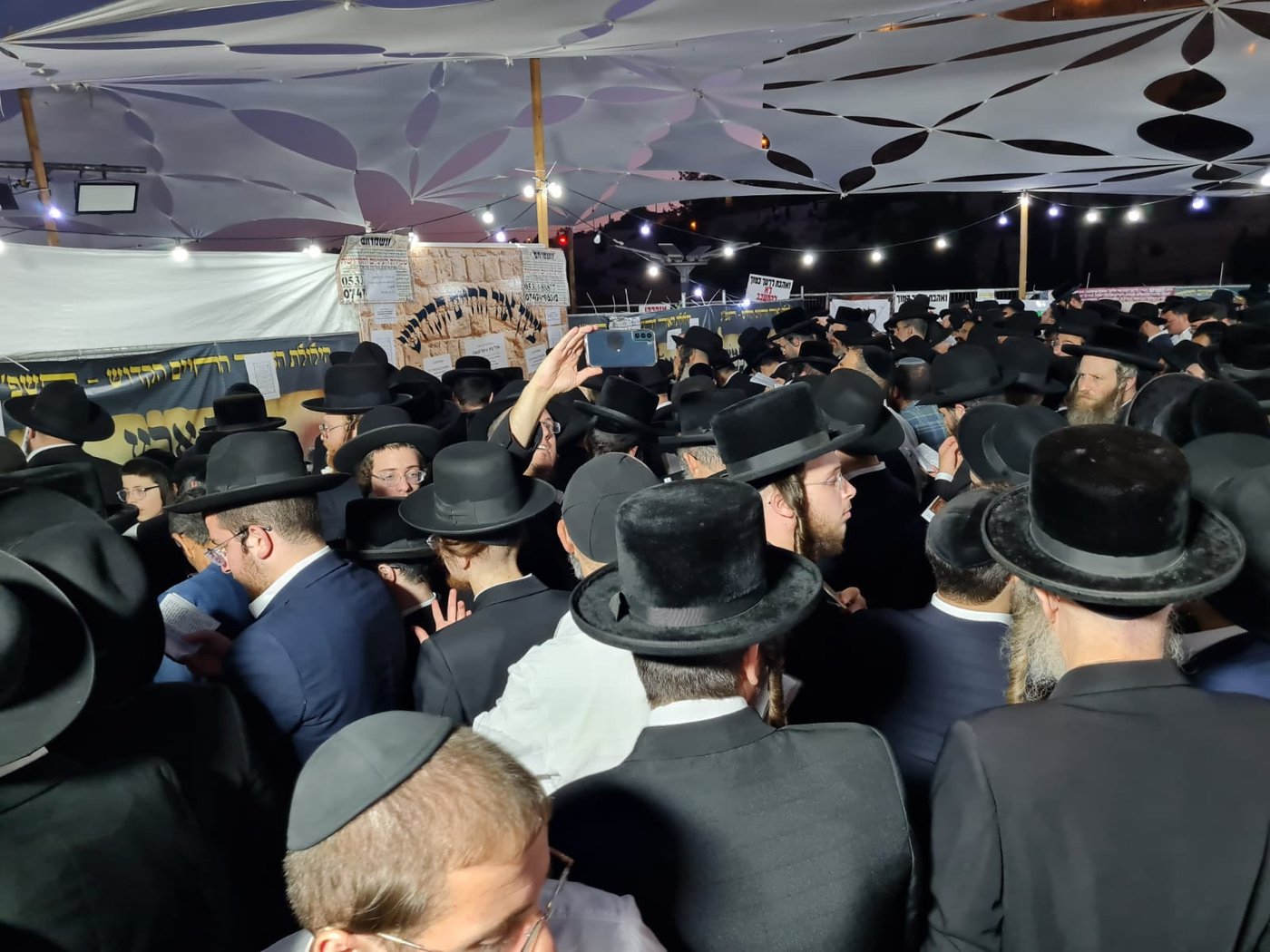 עשרות אלפים פקדו את ציון האור החיים הקדוש ביום ההילולא • צפו
