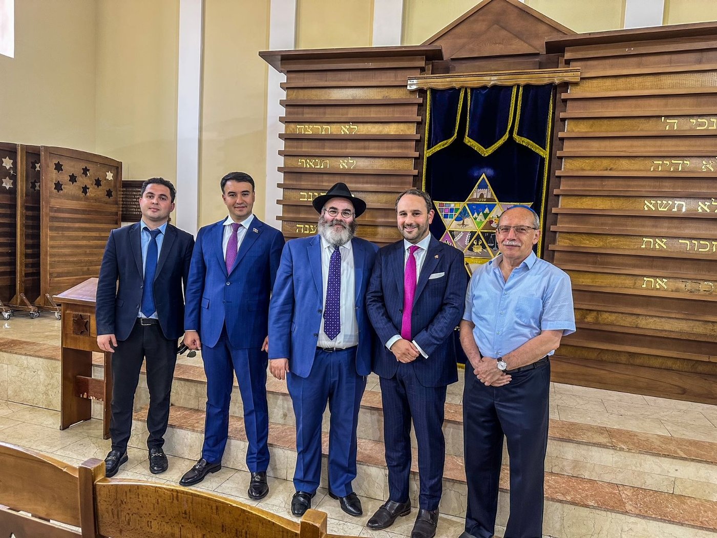 חבר הפרלמנט היהודי בבלגיה סיים ביקור רשמי באזרבייג'ן • תיעוד