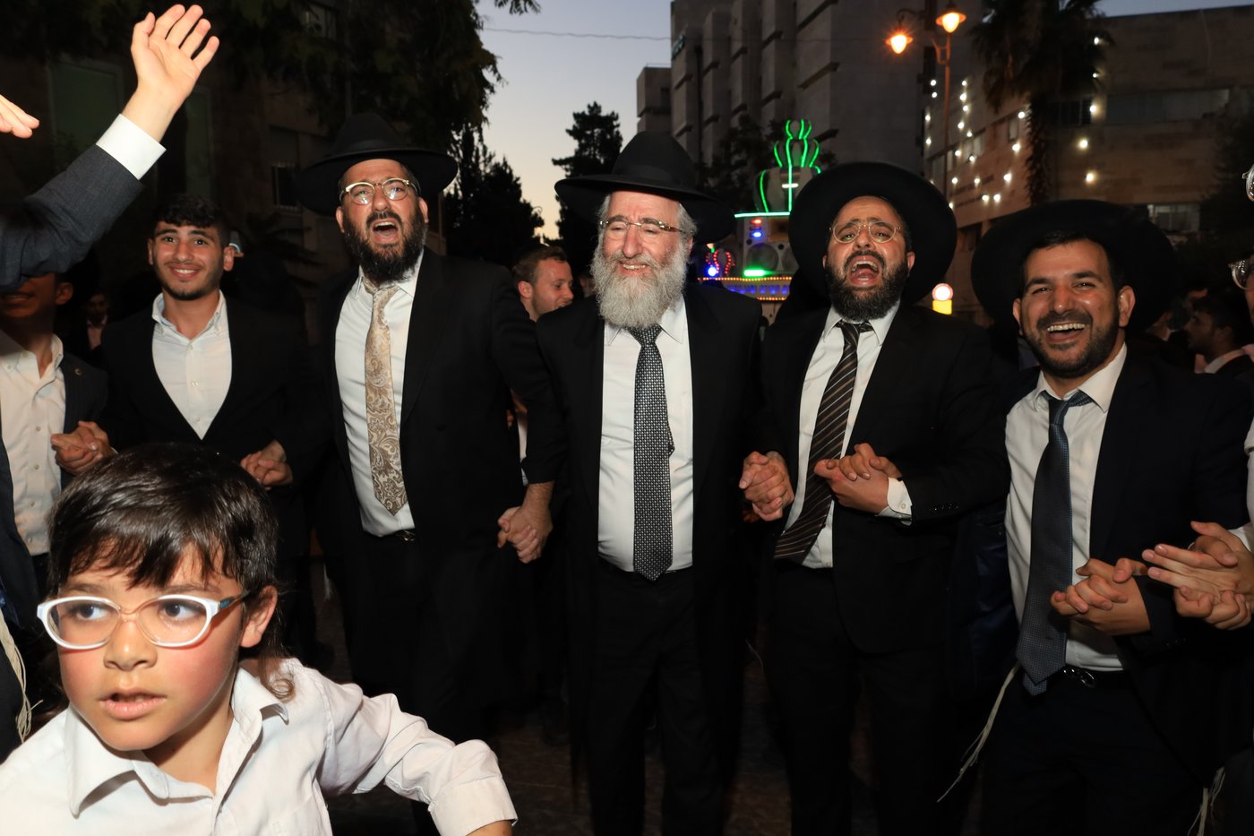 תלמידי ישיבת "מעלות התלמוד" חגגו בהכנסת ספר תורה