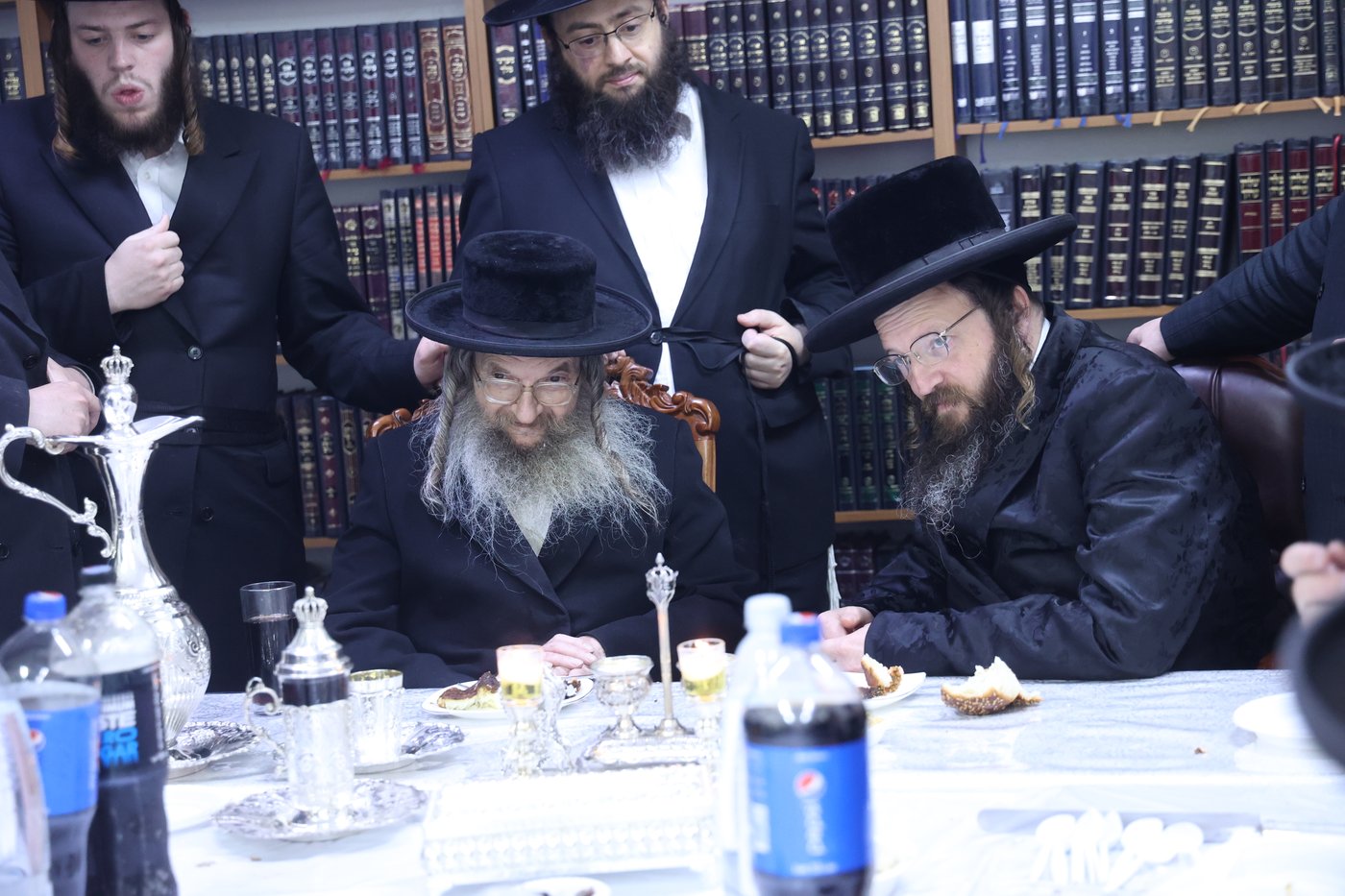 האדמו"ר מזוטשקא ירושלים בטיש יארצייט לזקנו