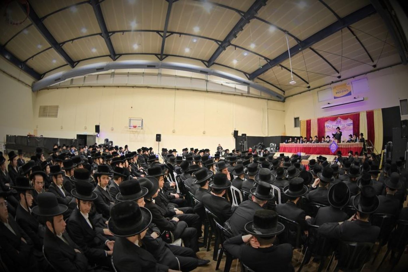 חלוקת תעודות ופרסים לתלמידי ישיבת מכנובקא בעלזא באלעד | תיעוד