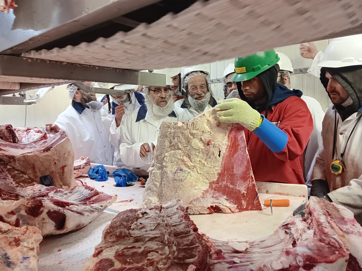 האדמו"ר מסאטמר ביקר במשחטה בפאסטוויל איווה | תיעוד