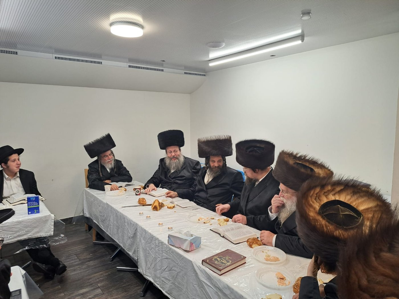 האדמו"ר מפיטסבורג נופש בדאבס בשוויץ | תיעוד