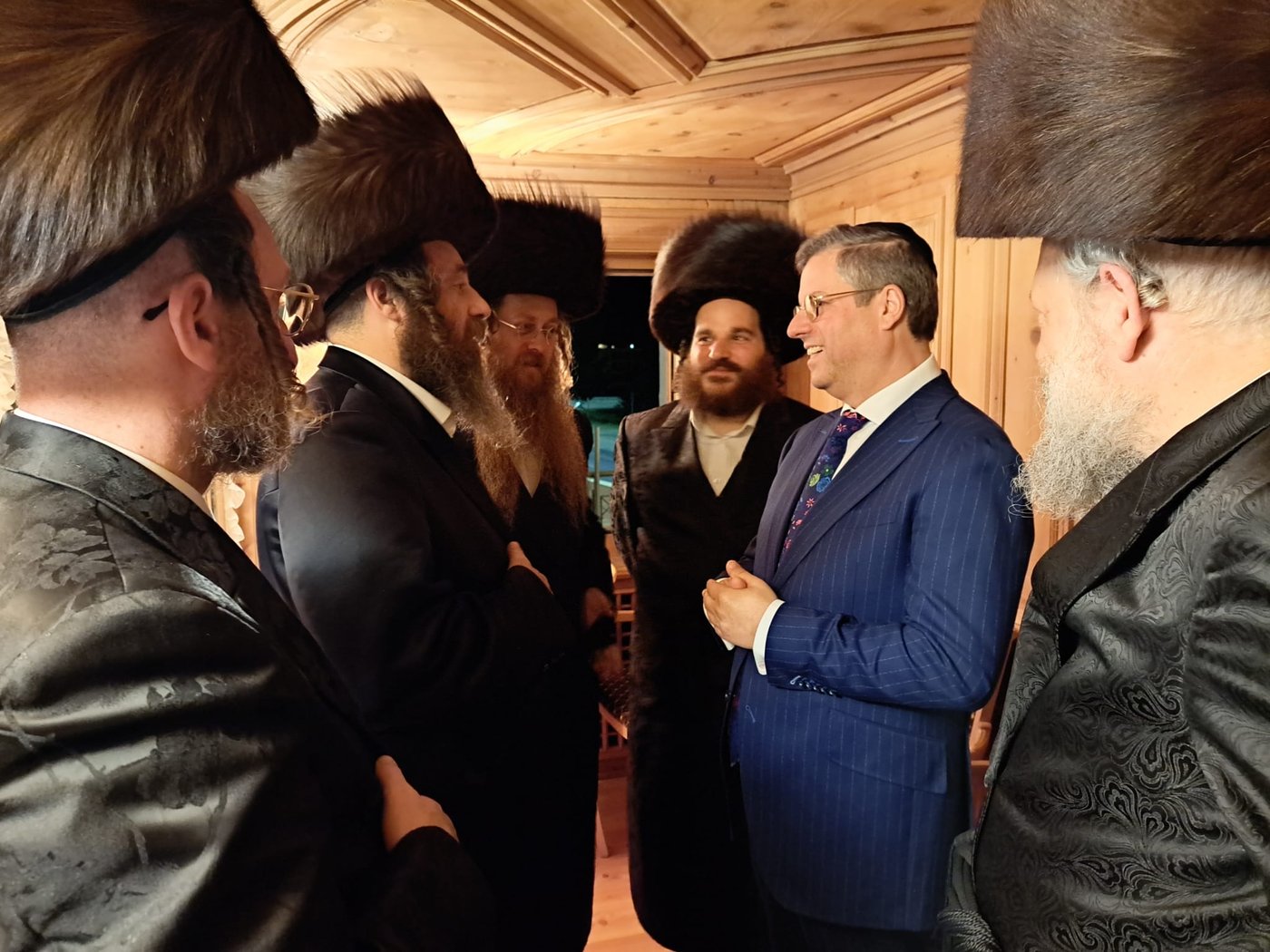 האדמו"ר מפיטסבורג נופש בדאבס בשוויץ | תיעוד