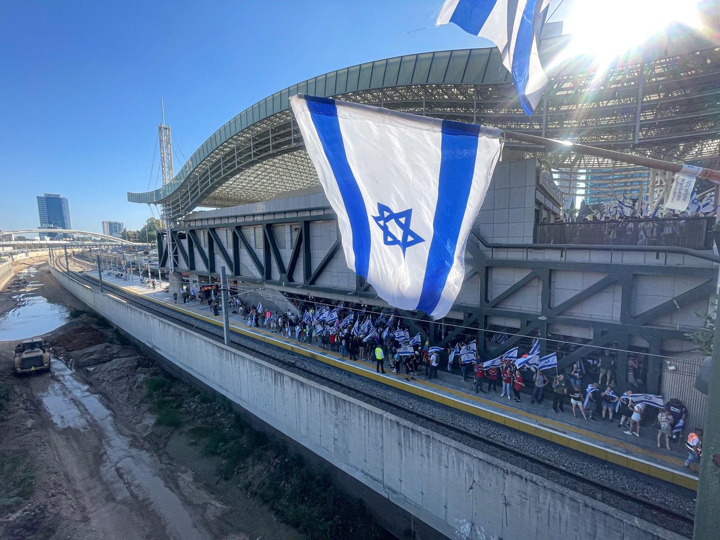 אחרי ההפגנות: תנועת הרכבות הושבתה | 45 מפגינים נעצרו מהבוקר