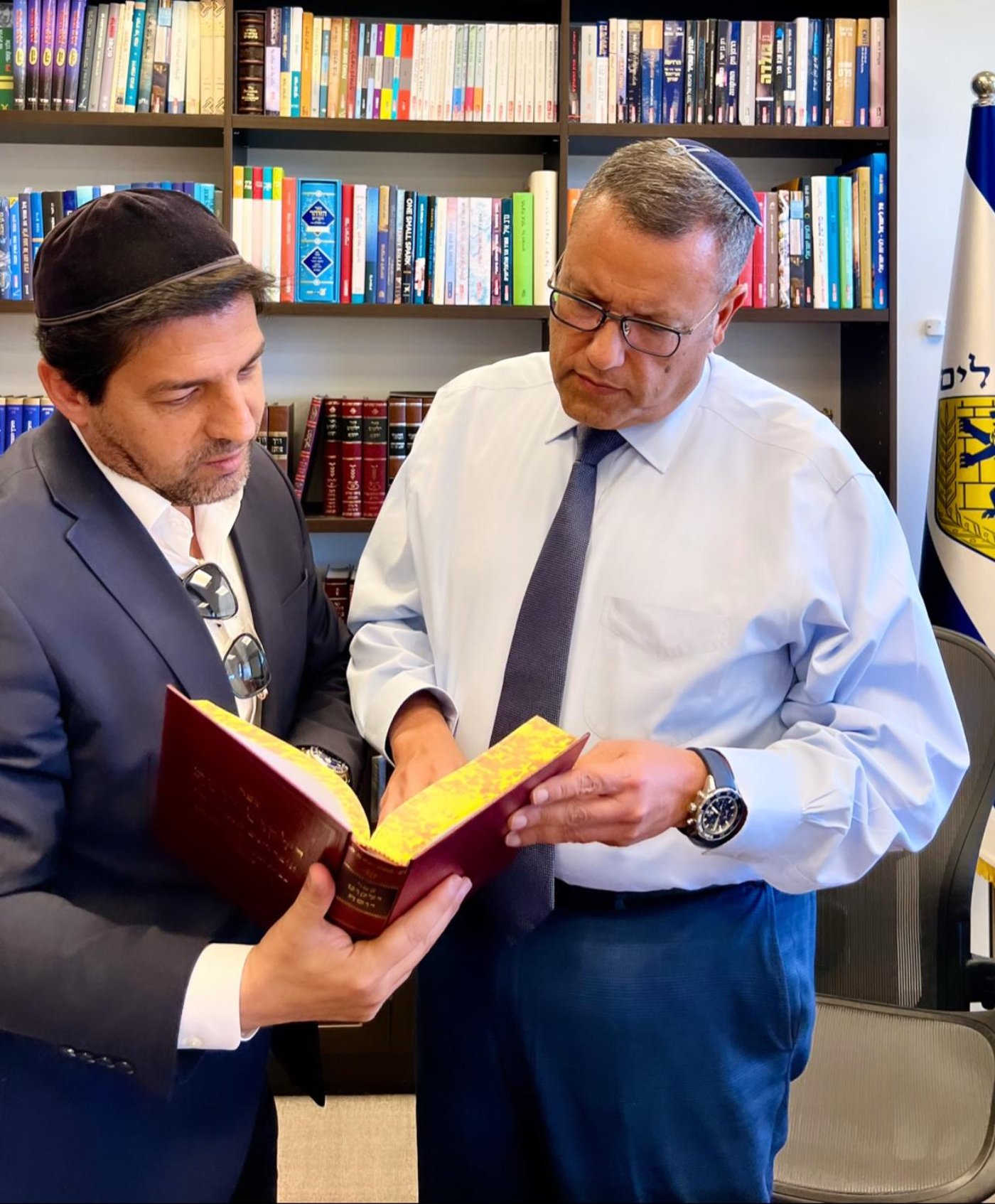 זופניק בכיכר • כל התמונות, הנייעס והחשיפות של השבוע