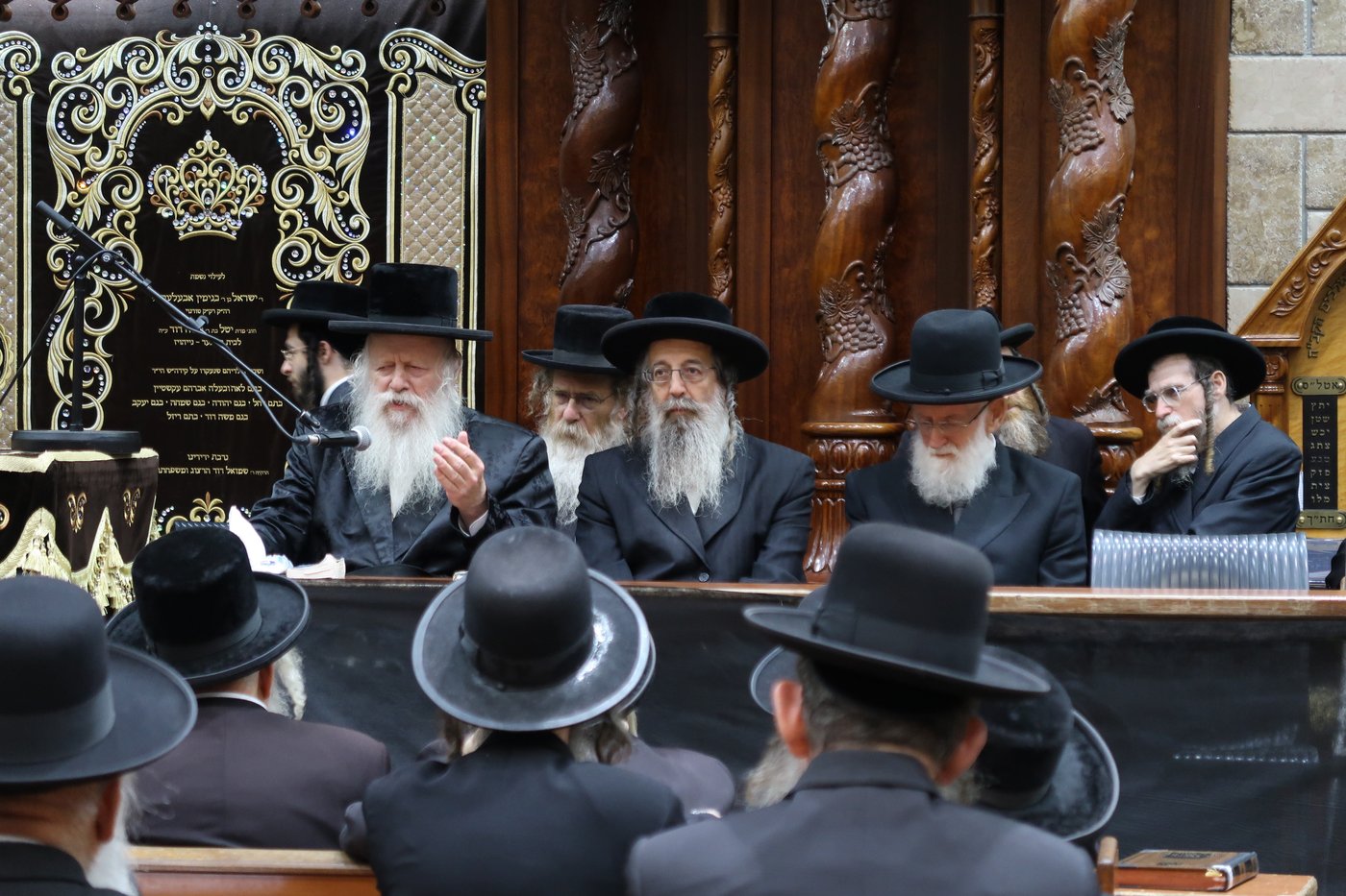 דרמה בעדה החרדית: הראב"ד הוכתר לגאב"ד הבד"ץ, במהלך הספד בבית המדרש דושינסקיא
