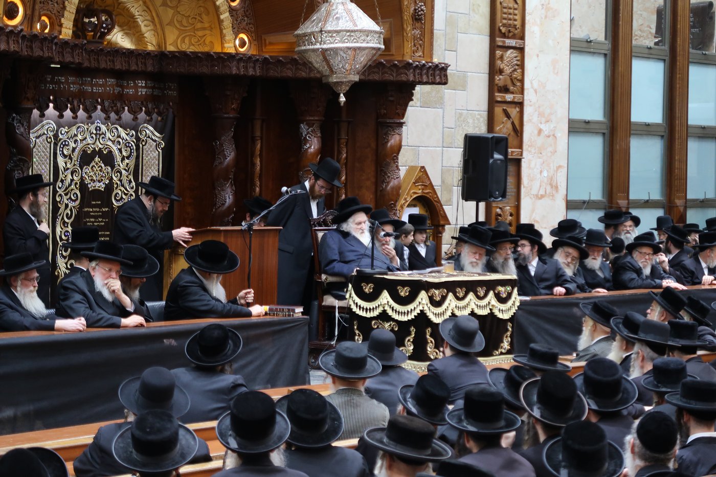 דרמה בעדה החרדית: הראב"ד הוכתר לגאב"ד הבד"ץ, במהלך הספד בבית המדרש דושינסקיא