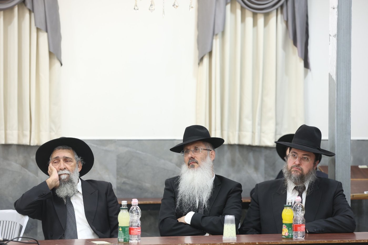 הגר"מ צדקה בכאב: "לא נעים שבן תורה הולך עם מכנס צר"