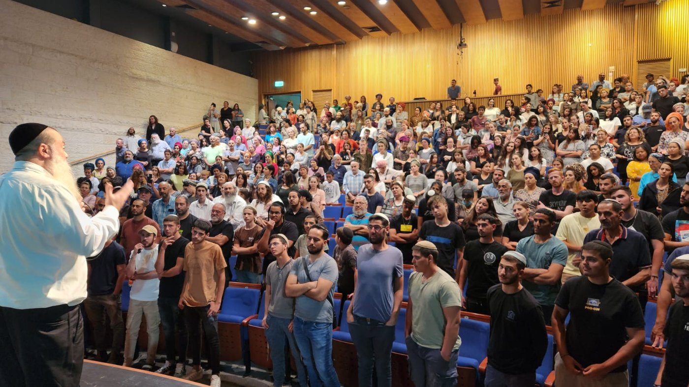 ערב תשעה באב: הקריאה לאחדות של הרב יגאל כהן • צפו