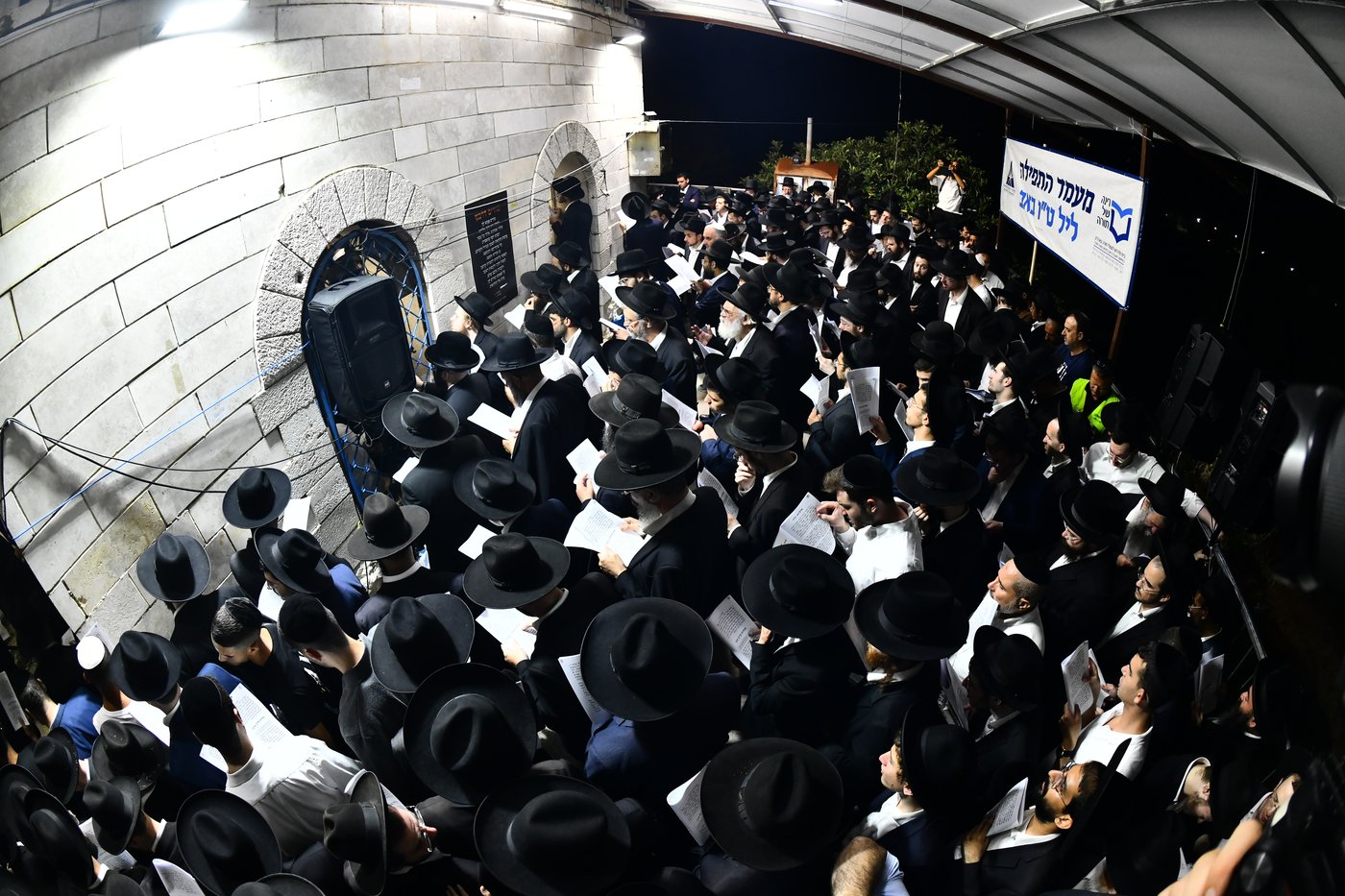 ליל הישועה של רבבות הרווקים והרווקות שיזכו לשידוך עוד השנה