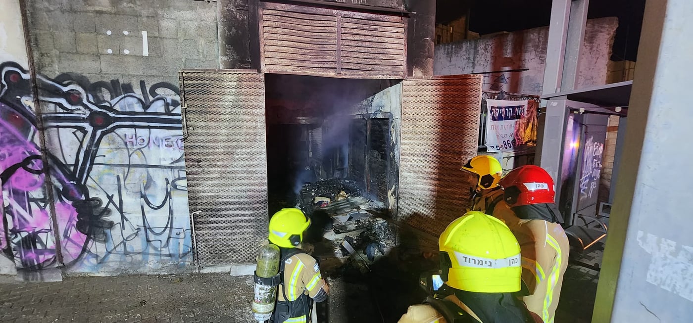 בן 50 חולץ במצב קשה ממבנה נטוש שעלה באש בחיפה