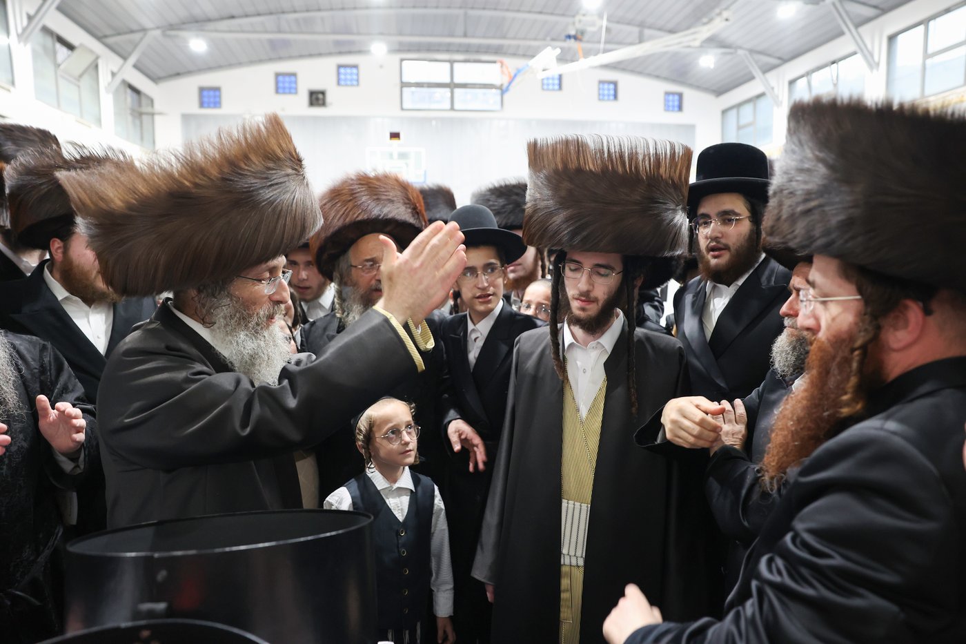 שבת אופרוף לבן המשפיע הגה"צ רבי אלימלך בידרמן | צפו