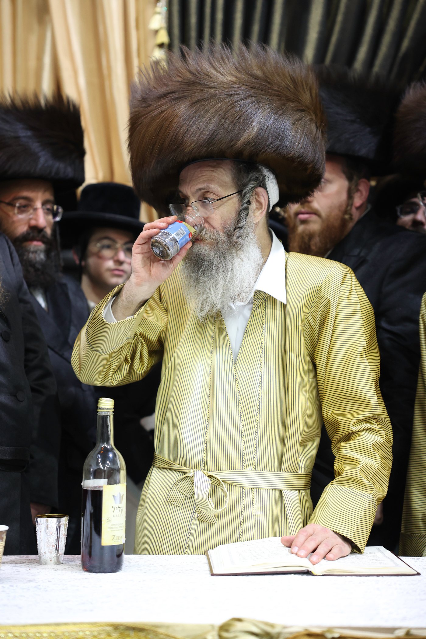 שבת אופרוף לבן המשפיע הגה"צ רבי אלימלך בידרמן | צפו