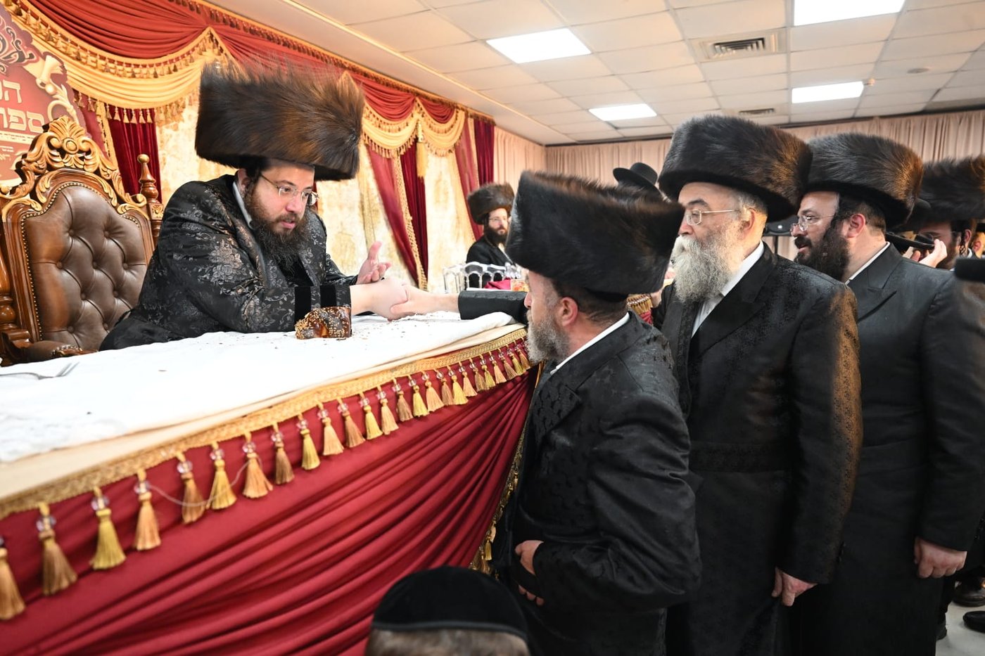 מעמד הכנסת ספר תורה לבית המדרש הגדול שומרי אמונים