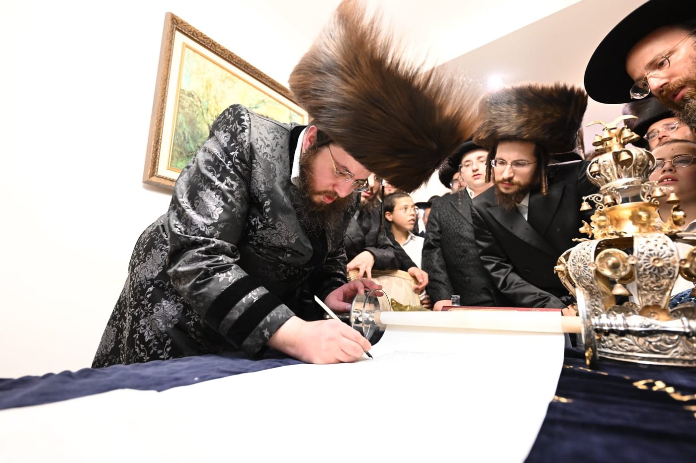 מעמד הכנסת ספר תורה לבית המדרש הגדול שומרי אמונים