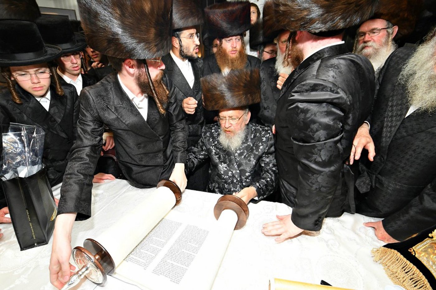 ביתר עילית חגגה בהכנסת ס"ת לביהמ"ד מטרסדורף | תיעוד