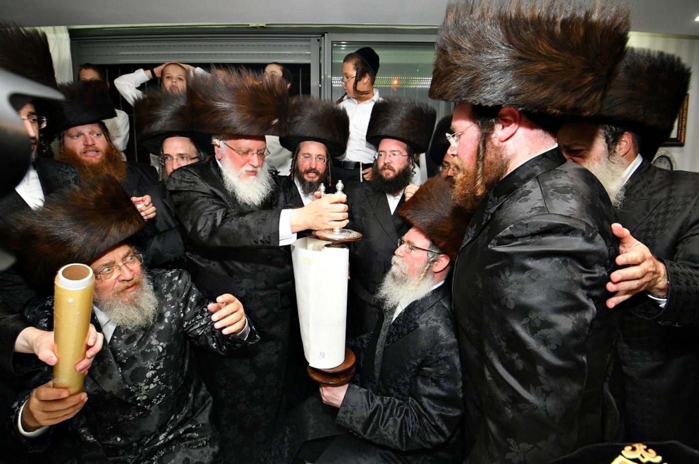 ביתר עילית חגגה בהכנסת ס"ת לביהמ"ד מטרסדורף | תיעוד