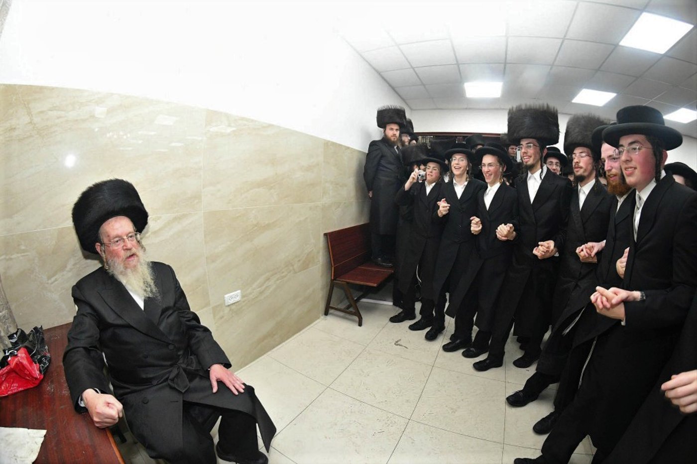 ביתר עילית חגגה בהכנסת ס"ת לביהמ"ד מטרסדורף | תיעוד