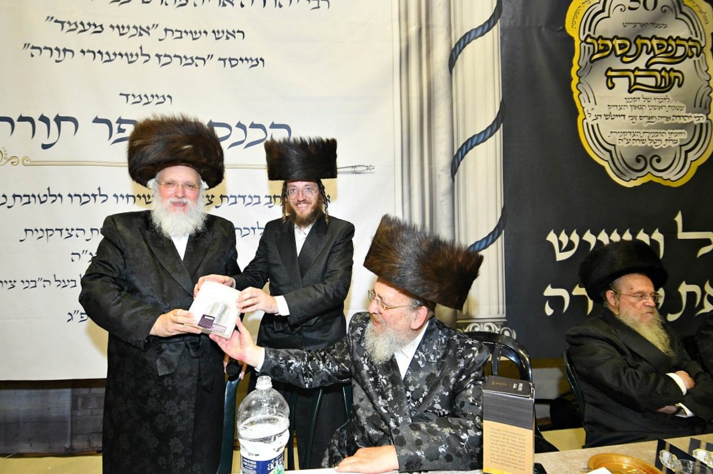 ביתר עילית חגגה בהכנסת ס"ת לביהמ"ד מטרסדורף | תיעוד