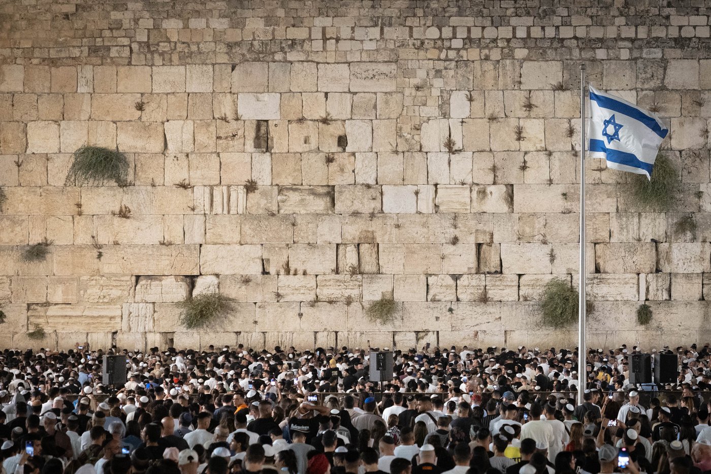 רבבות זעקו במעמד הסליחות בכותל המערבי: "תן שלום ביננו"