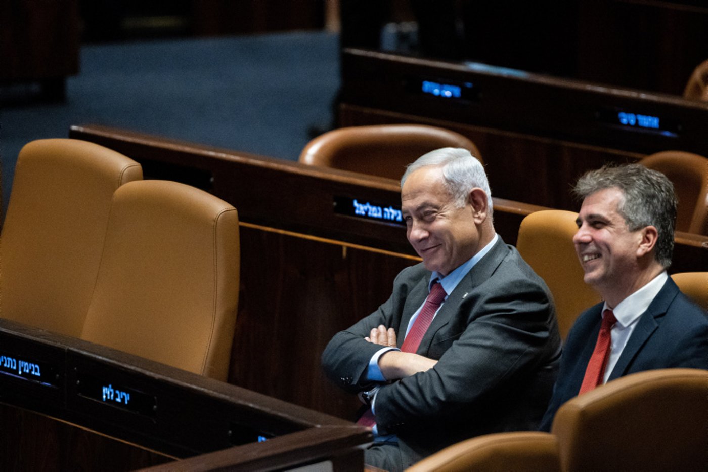 האם ישלם מחיר פוליטי? שר החוץ עם ראש הממשלה