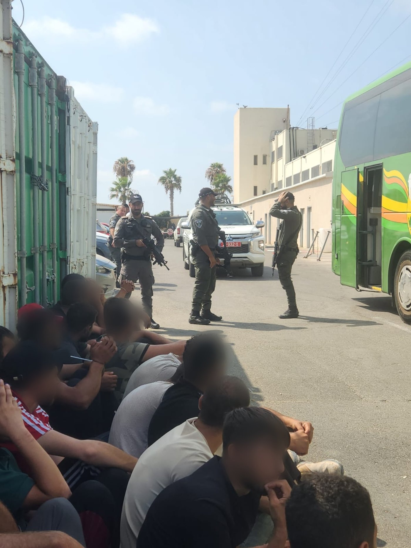 דריכות לקראת פתיחת שנה"ל: מאות שב"חים נעצרו, 157 חשודים בהעסקתם נעצרו
