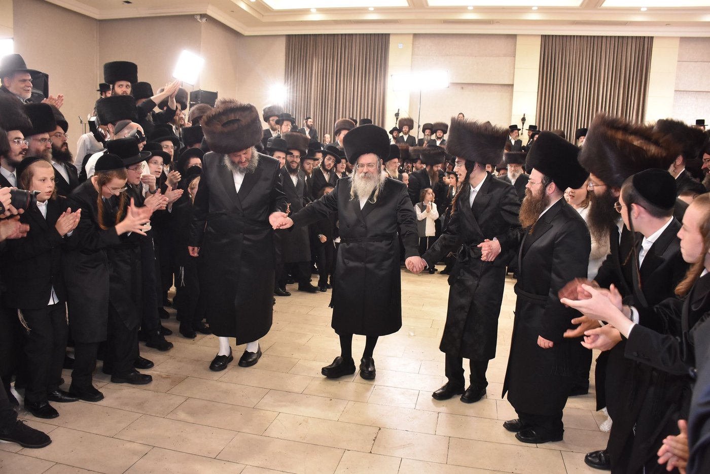 שמחת החתונה בבית גאב"ד יבניאל - אשלג - טולנא