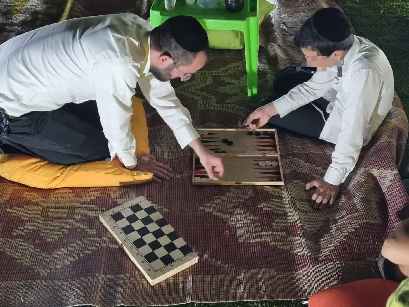 הרב רוזנפלד בפעילות עם נוער