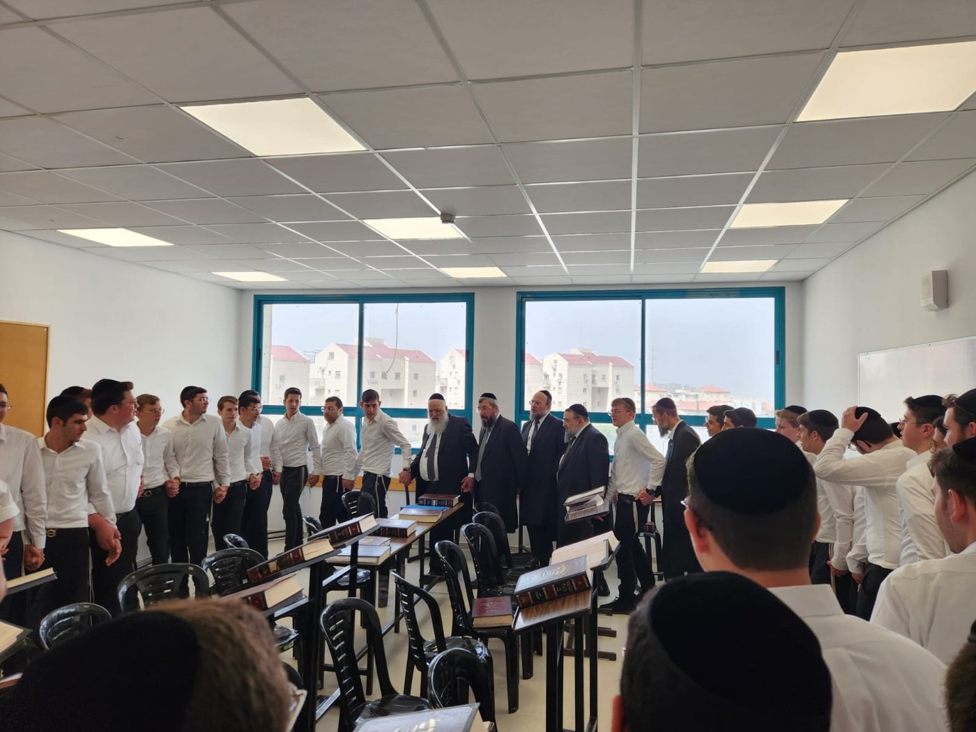 בישיבת באר התורה חגגו חנוכת הבית למבנה החדש • ש"א ייכנסו ראשונים