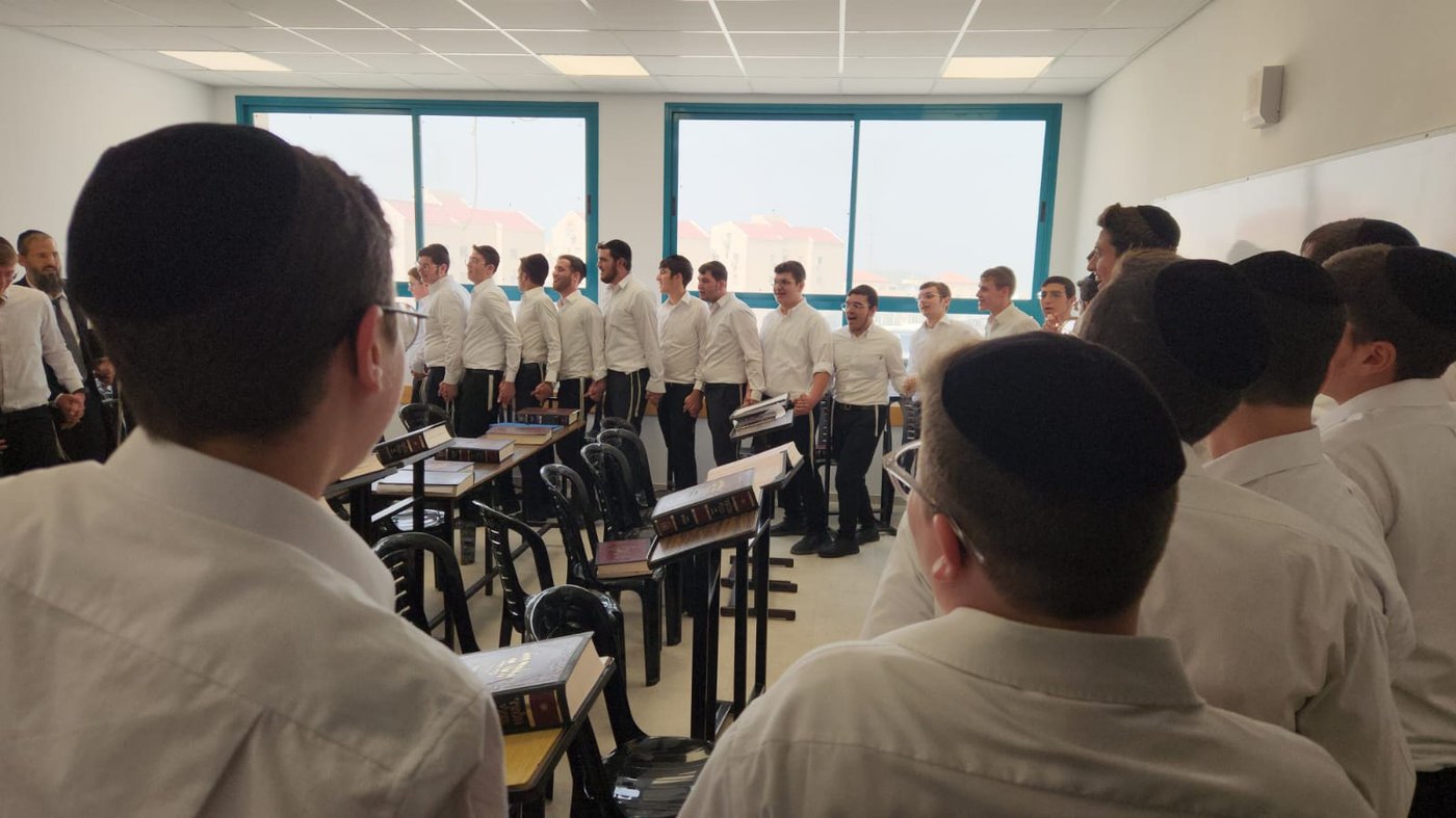 בישיבת באר התורה חגגו חנוכת הבית למבנה החדש • ש"א ייכנסו ראשונים