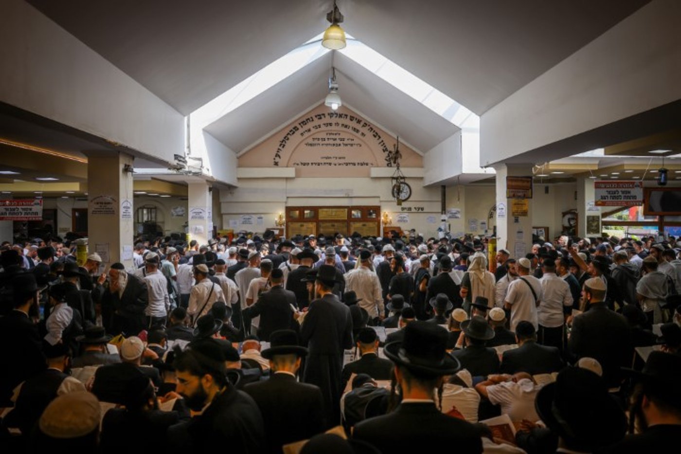 המראות והקולות, הריקודים והתפילות | תיעוד מה'קיבוץ' באומן
