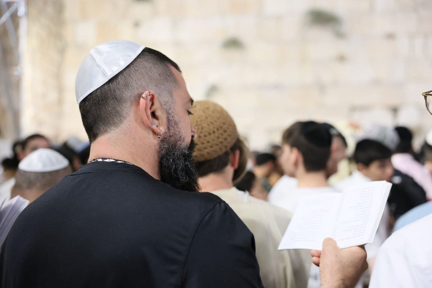 ערב ראש השנה: רבבות השתתפו במעמד הסליחות בכותל המערבי | רַחֵם עָלֵינוּ
