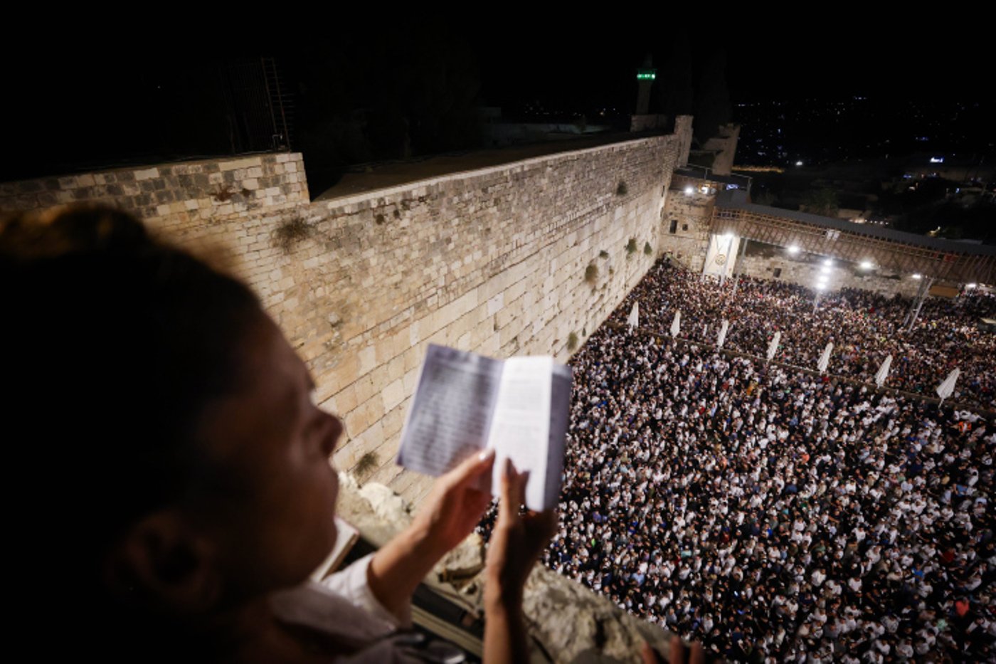 100,000 איש במעמד הסליחות המרכזיות בכותל ערב יום כיפור בראשות הרבנים הראשיים