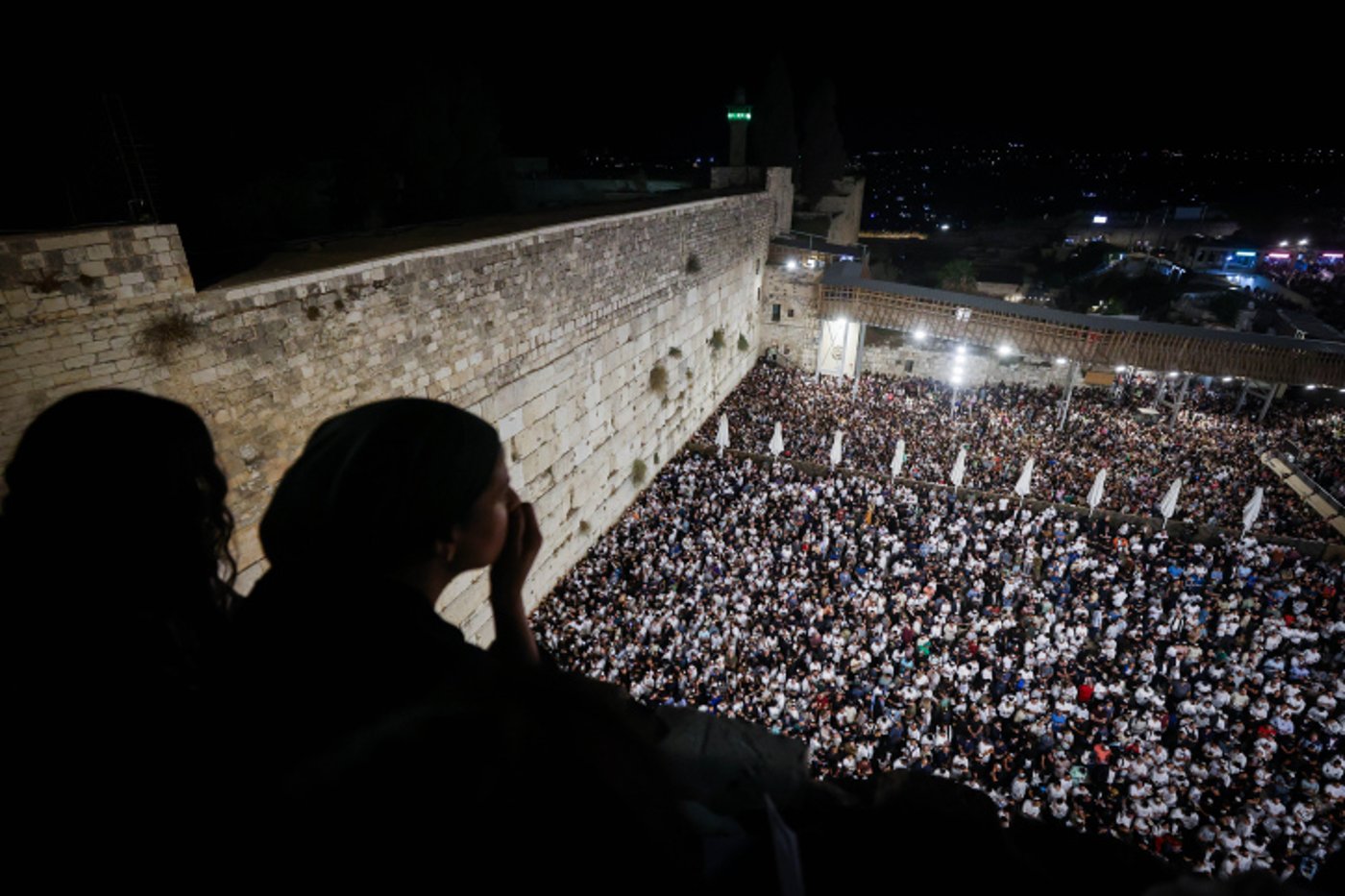 100,000 איש במעמד הסליחות המרכזיות בכותל ערב יום כיפור בראשות הרבנים הראשיים